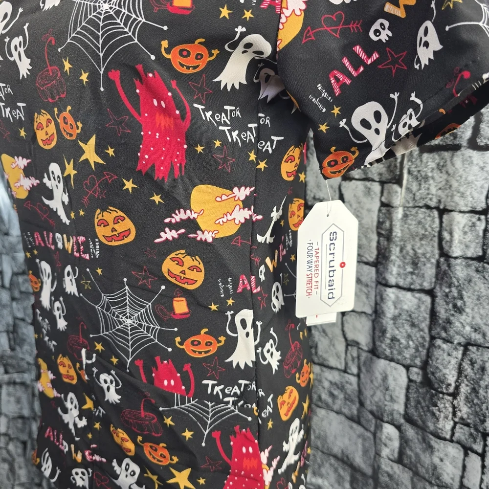 Scrubaid Size Small Halloween Sbrub Top